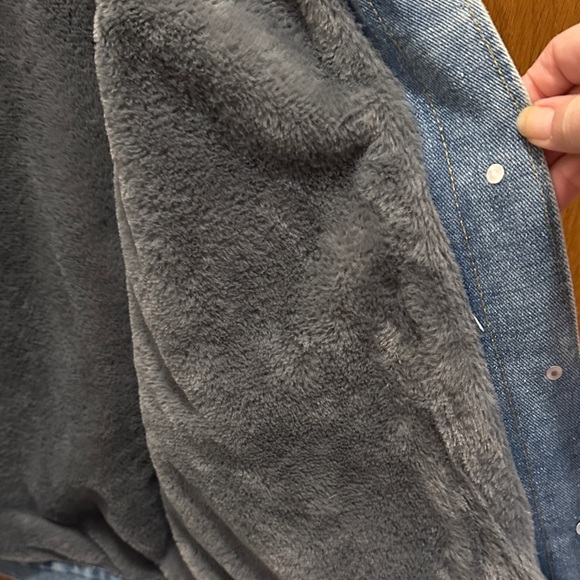 Women's Blue Denim Jacket with Gray Faux Fur Collar - Picture 2 of 3
